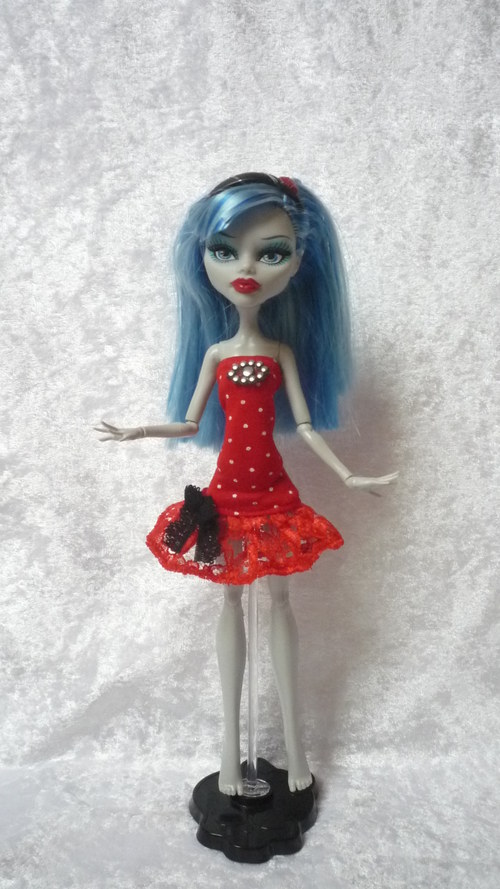 Monster High miluje červenou — foto 1