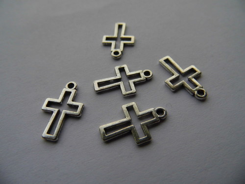 Přívěsek křížek / 10x16mm/ - 3 kusy