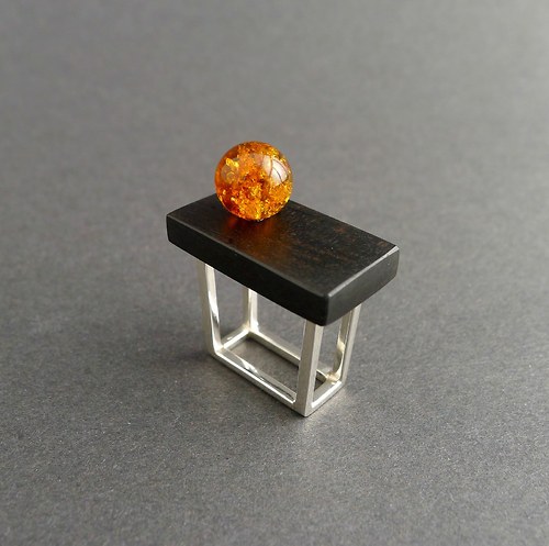 On the table — foto 1