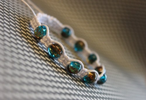 Náramek makramé/shamballa — foto 1