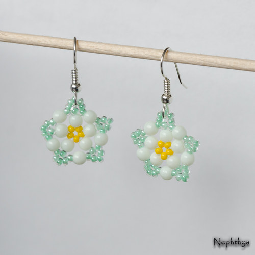 Flowered květ