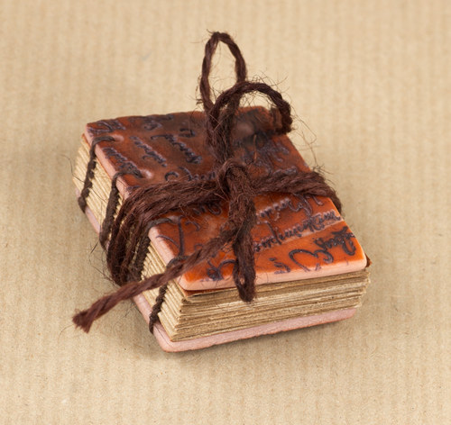 Mini Book Art .. se šňůrkou — foto 1