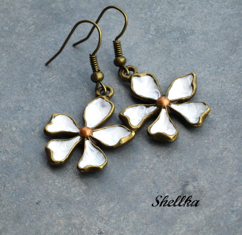 Náušnice bílé kvítky — foto 1
