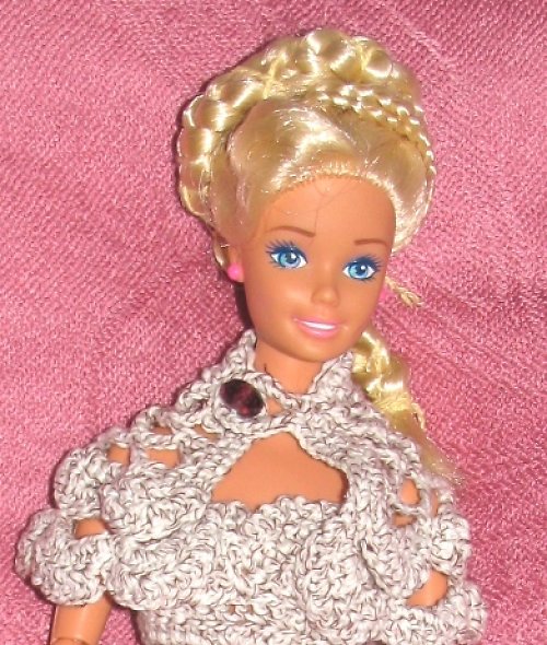 Šaty na Barbie — foto 1