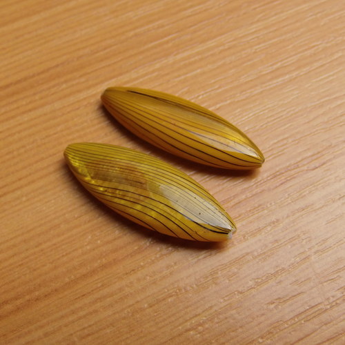 Perleťové oválky- 30 x 10mm - 2 kusy