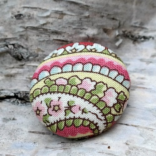 Buttonek, brož — foto 1