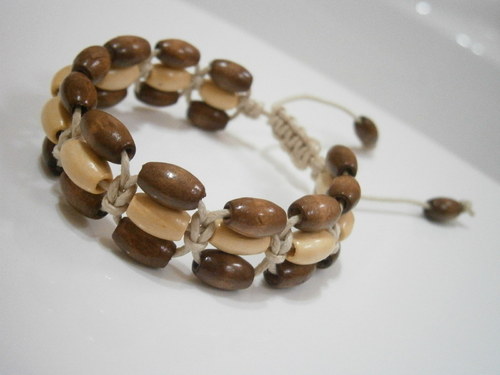 Náramek hnědý (shamballa) — foto 1