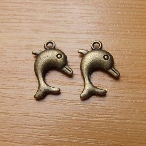 Delfín - starobronz - 18 x 13mm — foto 1