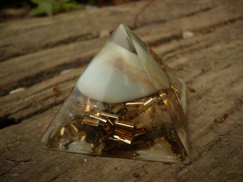 Pyramida s akvamarínem — foto 1