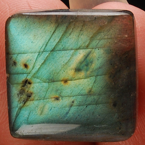 Labradorit - kabošon (18 x 18 x 7 mm) — foto 1