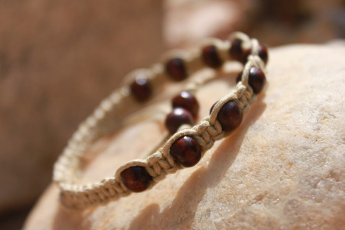 Přírodní.. Náramek makramé/shamballa — foto 1