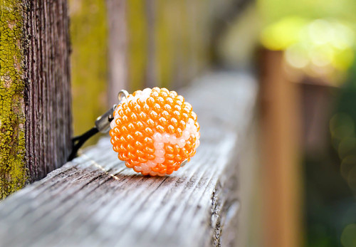 Oranžová obšívaná kulička — foto 1