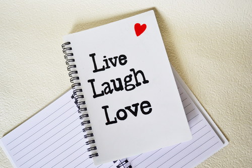 Live, Laugh, Love — foto 1