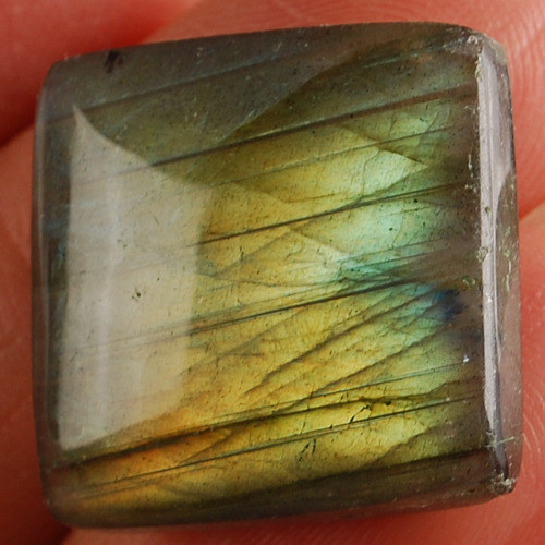 Labradorit - kabošon (18 x 18 x 7 mm)