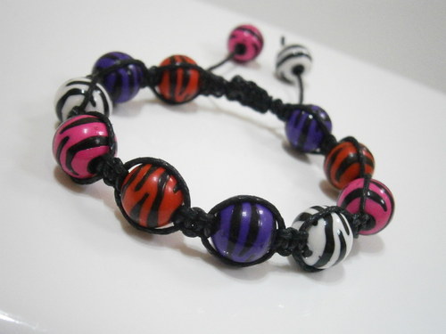 Náramek zebra barevná :-) ...shamballa/makramé