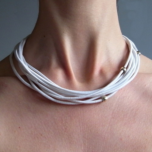 Colar branco