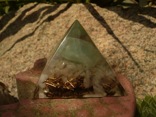 Pyramida s avanturínem — foto 1