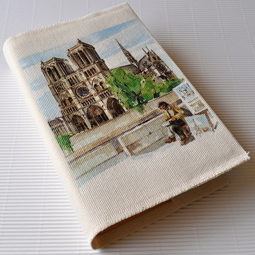 Notre Dame - obal na knihu — foto 1