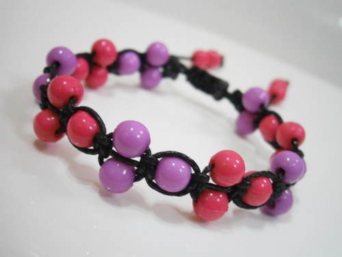 Náramek růžový/fialový (shamballa/makramé)