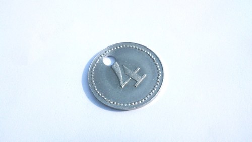 Známky s číslem čtyři "4" — foto 1