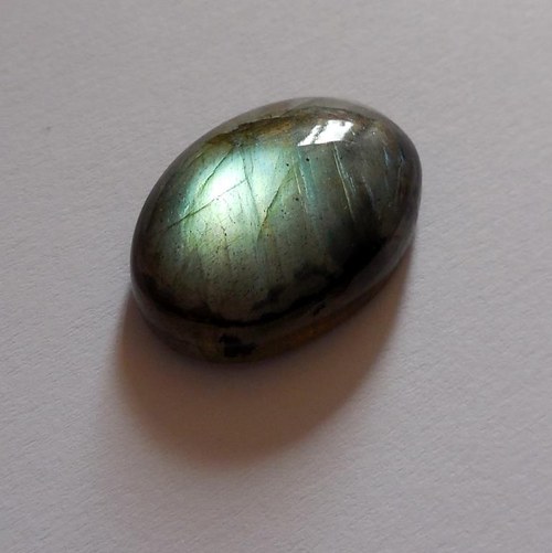 Labradorit - kabošon (23 x 16 mm) — foto 1