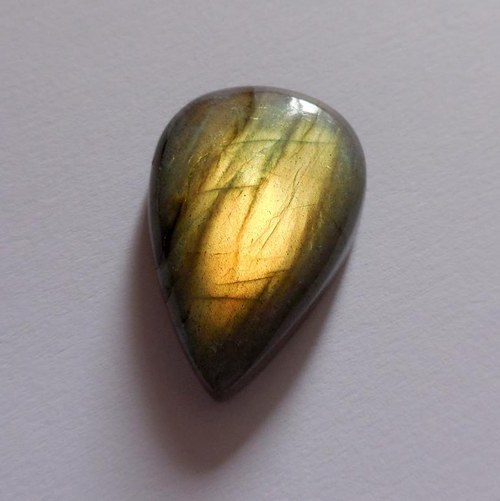 Labradorit - kabošon (28 x 19 mm) — foto 1