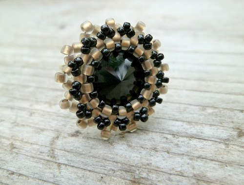 Swarovski prsten "Black & Gold" — foto 1