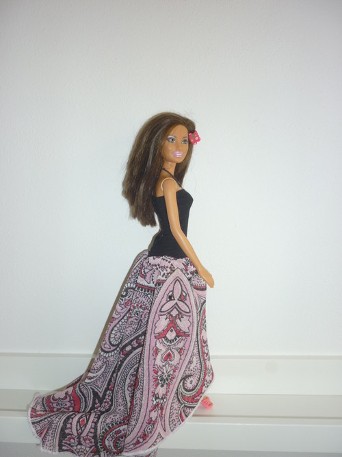 Šaty na panenku Barbie — foto 1