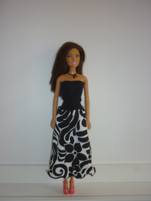 Šaty na panenku Barbie — foto 1
