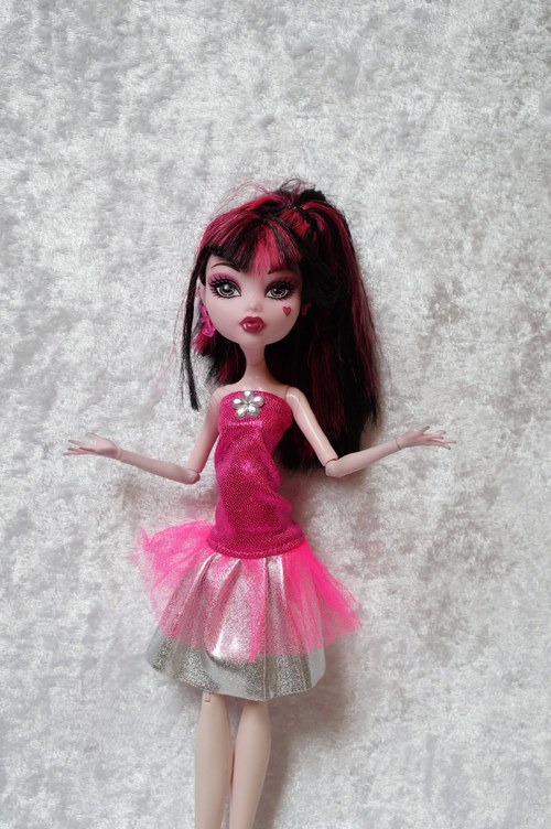 Růžové stříbro pro Monster High — foto 1