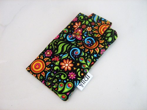 V rajské zahradě - elegantní pouzdro na telefon