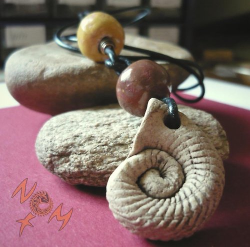Náhrdelník s keramickou ulitou — foto 1