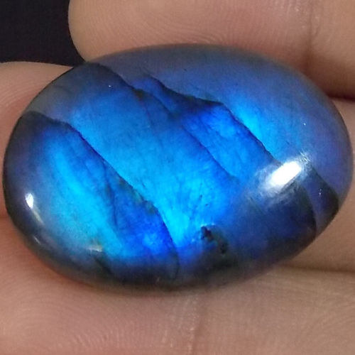 Labradorit - kabošon (30 x 21 x 7 mm) — foto 1