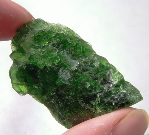 Chromdiopsid surový - B331 — foto 1