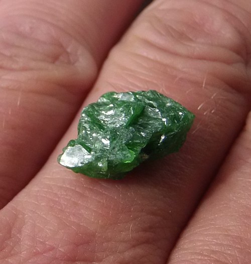 Chromdiopsid surový - B334 — foto 1