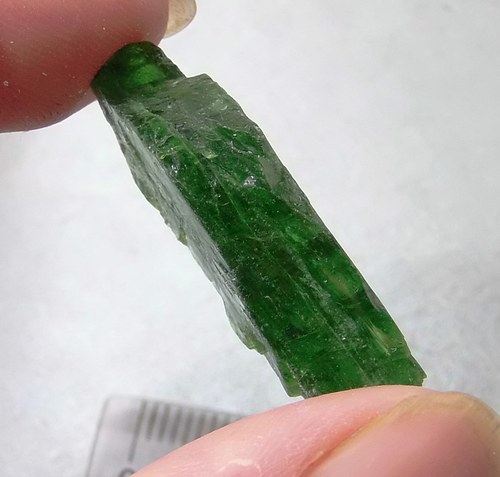 Chromdiopsid surový - B335 — foto 1