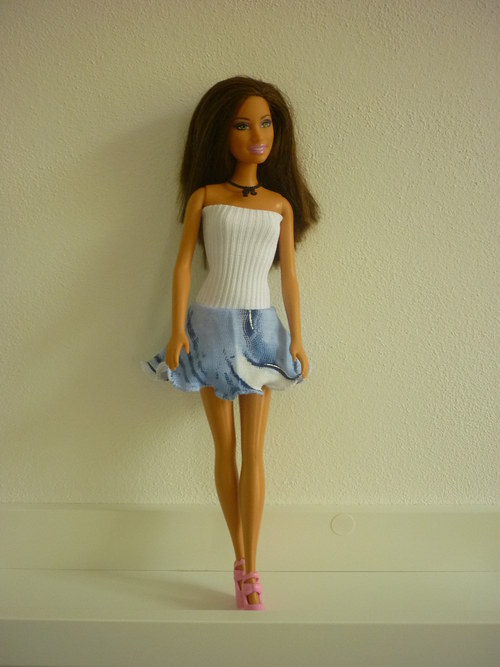Šaty na panenku Barbie — foto 1
