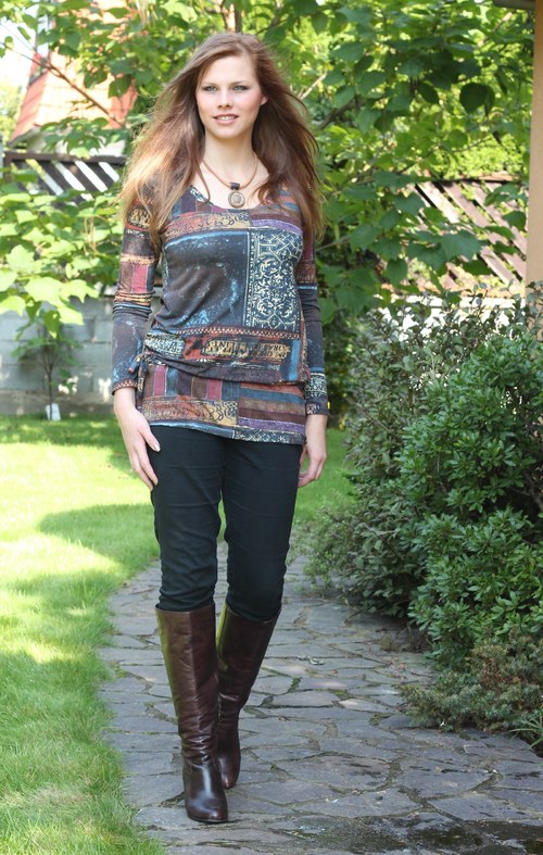 Prodloužené tričko SLEVA z 999,- — foto 1