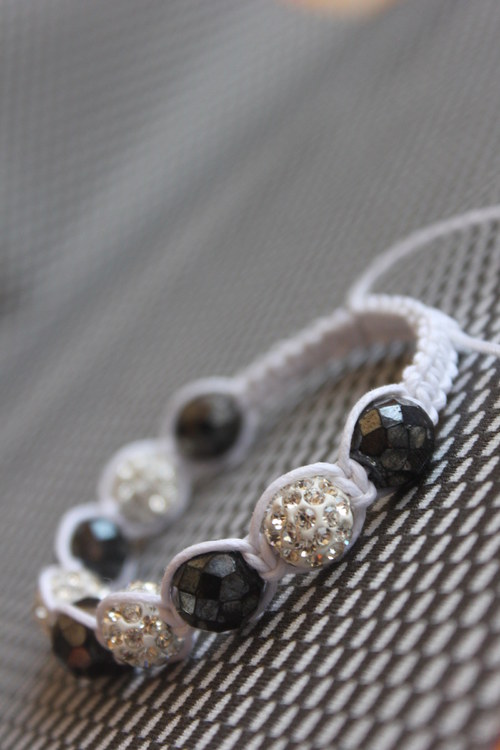 Náramek makramé/shamballa — foto 1
