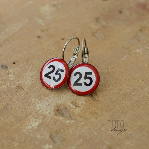 25............., závěsné naušničky