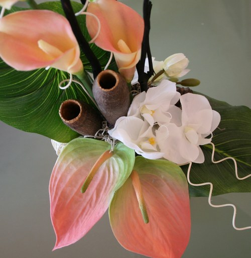 Dekorace s anturiemi, kalami a orchidejemi — foto 1