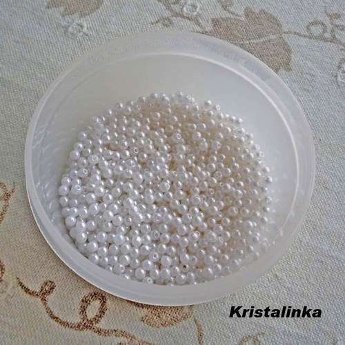 Výhodné balení.4mm.....50g bílých perliček