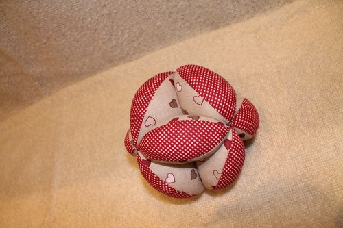 Japonský balonek se srdíčky - průměr 16cm — foto 1