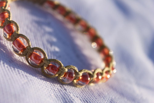 Náramek makramé/shamballa — foto 1
