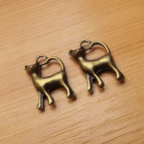 Kočka - starobronz - 17mm x 11mm
