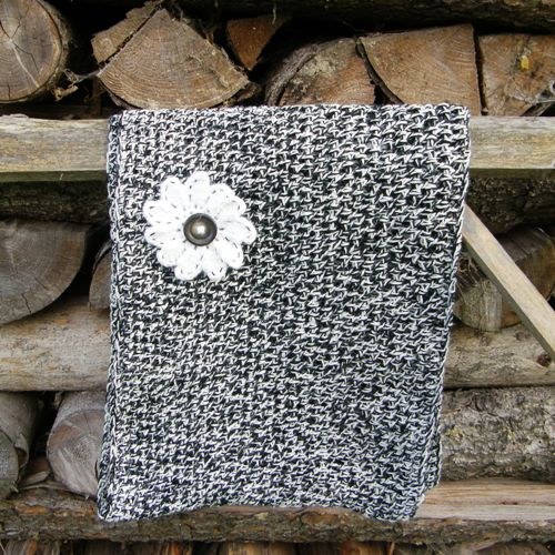 Černobílá elegance - nákrčník + brož — foto 1
