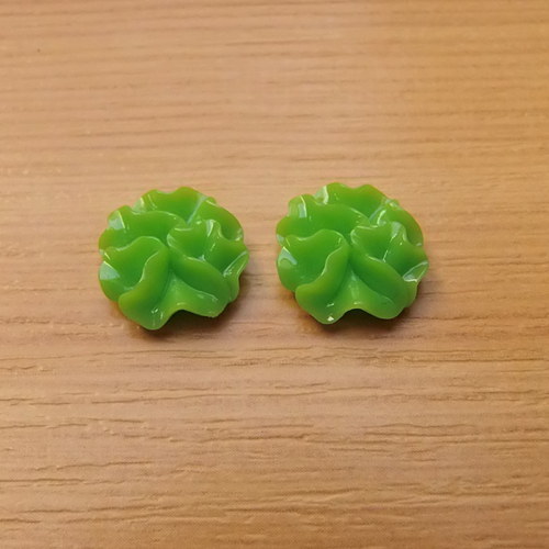 Resinový kabošon - 11 x 4 mm