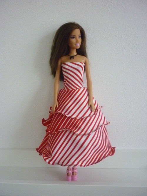 Šaty na panenku Barbie — foto 1