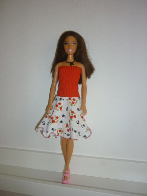 Šaty na panenku Barbie — foto 1