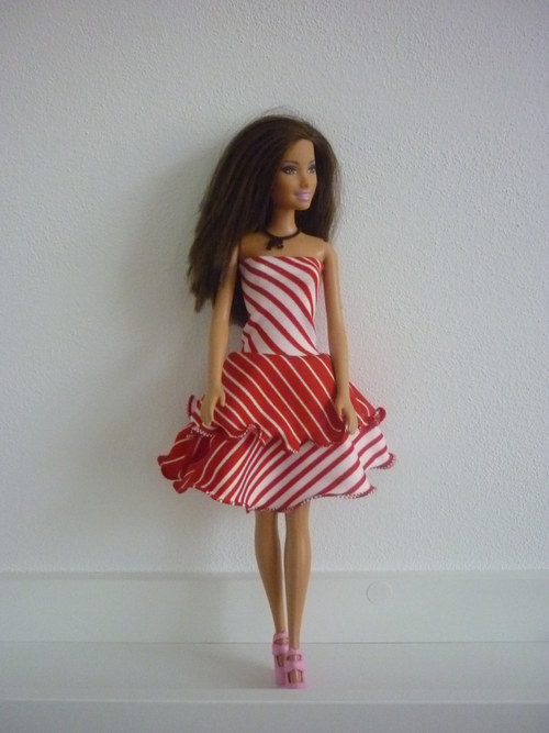 Šaty na panenku Barbie — foto 1